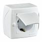 Розетка 2К+З Mono Electric Octans IP20 16A 250V с крышкой винтовое подключение белый 104-010107-118 - фото №1