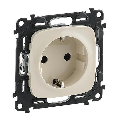 Розетка Legrand Valena Allure 16A 250V с/з с защитными шторками винтовой зажим слоновая кость 753824