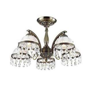 Потолочные люстры в замковом стиле